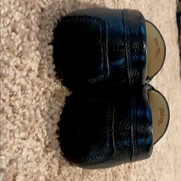 Gently Worn Womens size 7 MICHAEL KORS Loafers - Picture 2 of 5